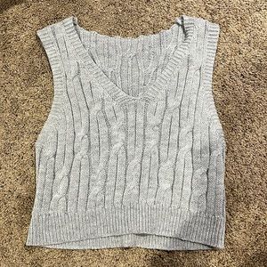 grey top size M